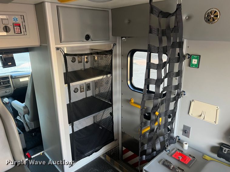 image for item MR9987 2013 Chevrolet Express G3500  ambulance