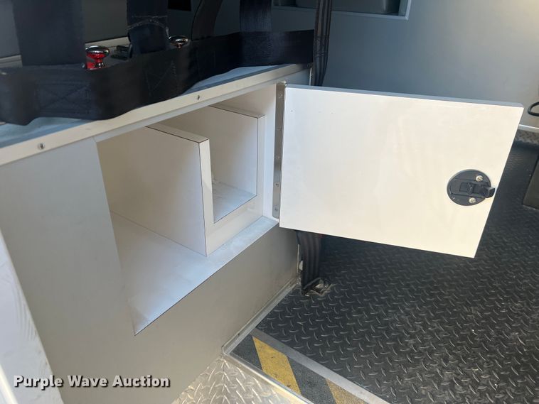 image for item MR9987 2013 Chevrolet Express G3500  ambulance