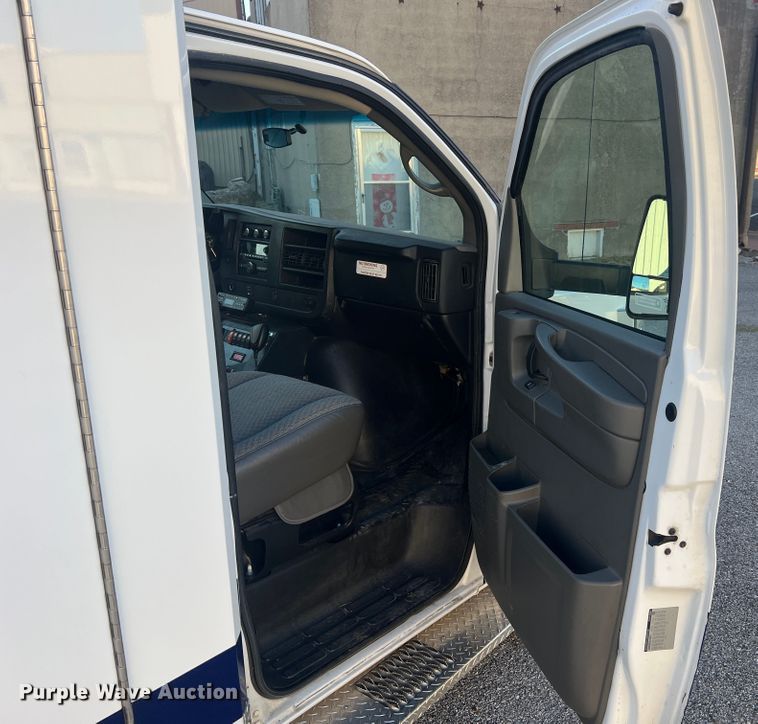 image for item MR9987 2013 Chevrolet Express G3500  ambulance