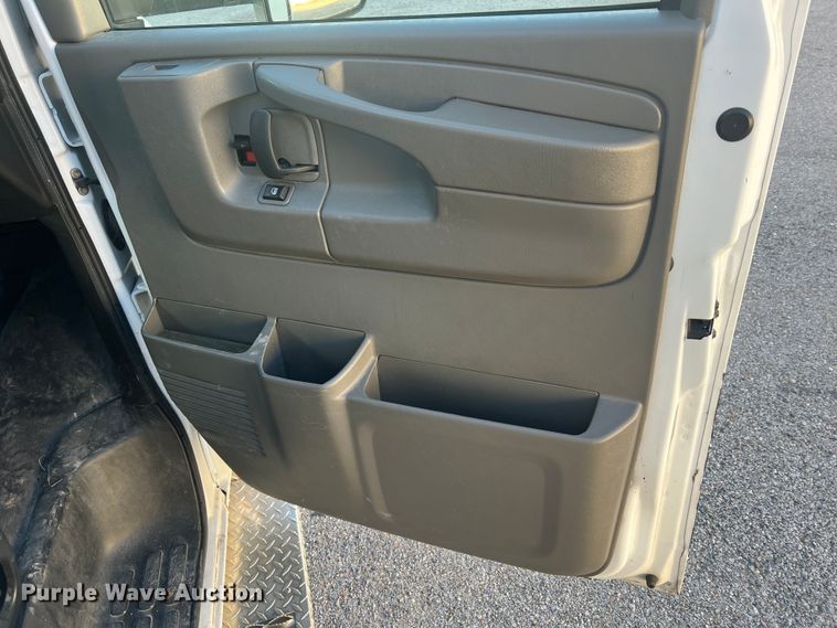 image for item MR9987 2013 Chevrolet Express G3500  ambulance