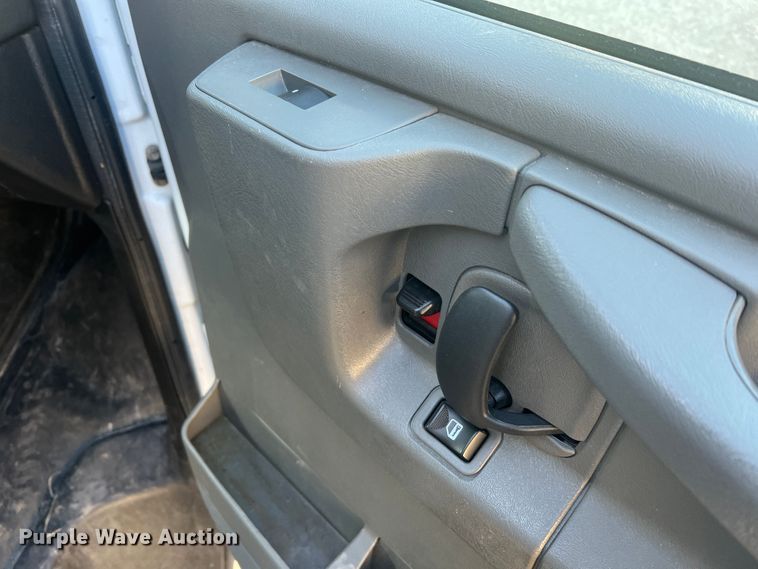 image for item MR9987 2013 Chevrolet Express G3500  ambulance