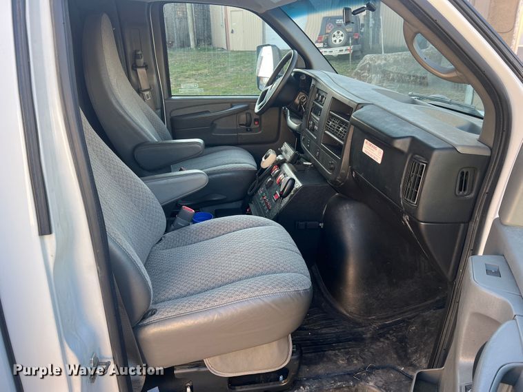 image for item MR9987 2013 Chevrolet Express G3500  ambulance