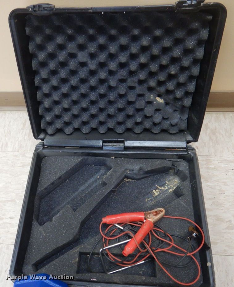 image for item MW9318 Goldak 5600  utility locator