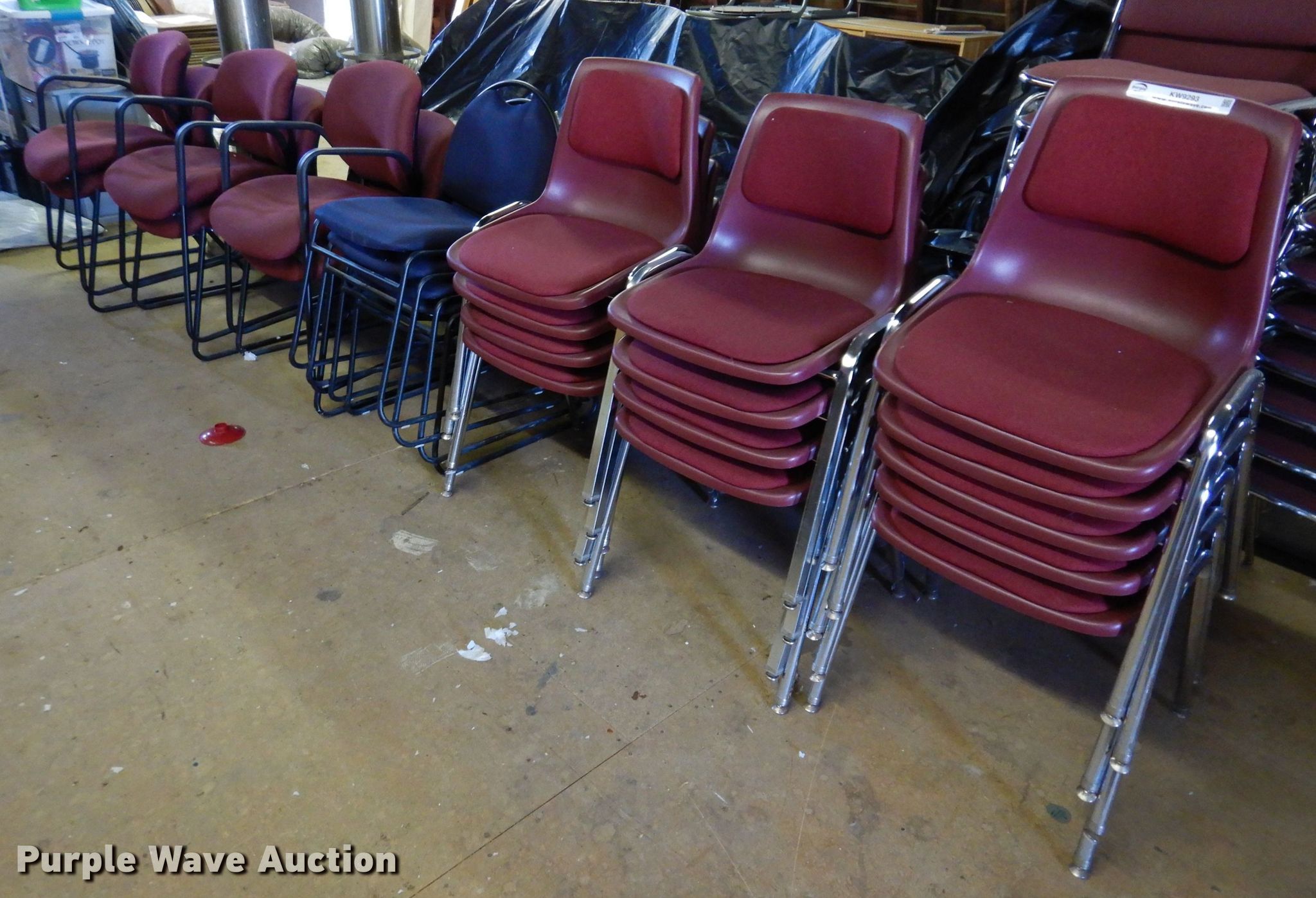 (23) chairs in Centerville, IA Item KW9293 sold Purple Wave