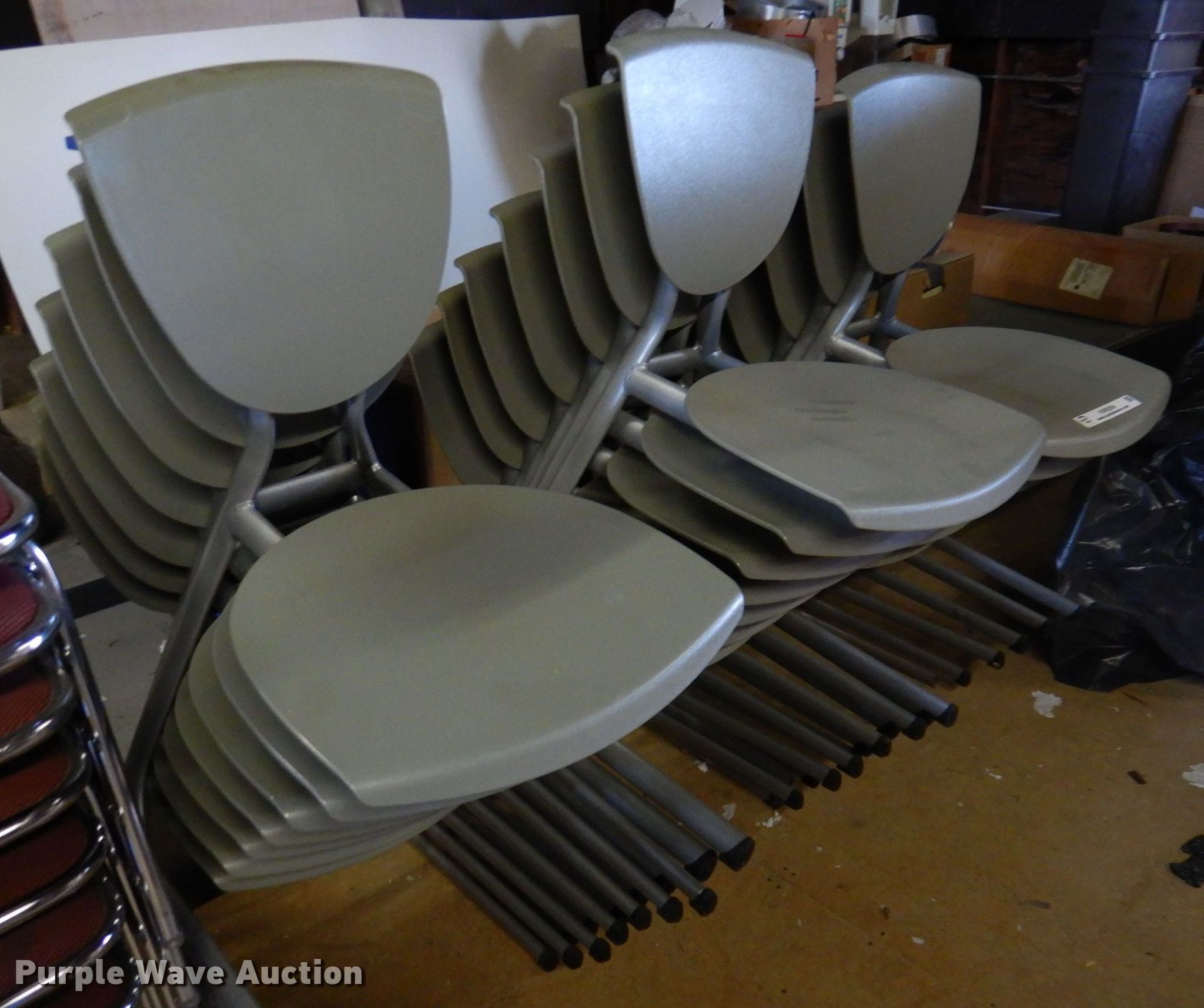 (44) chairs in Centerville, IA Item KW9294 sold Purple Wave
