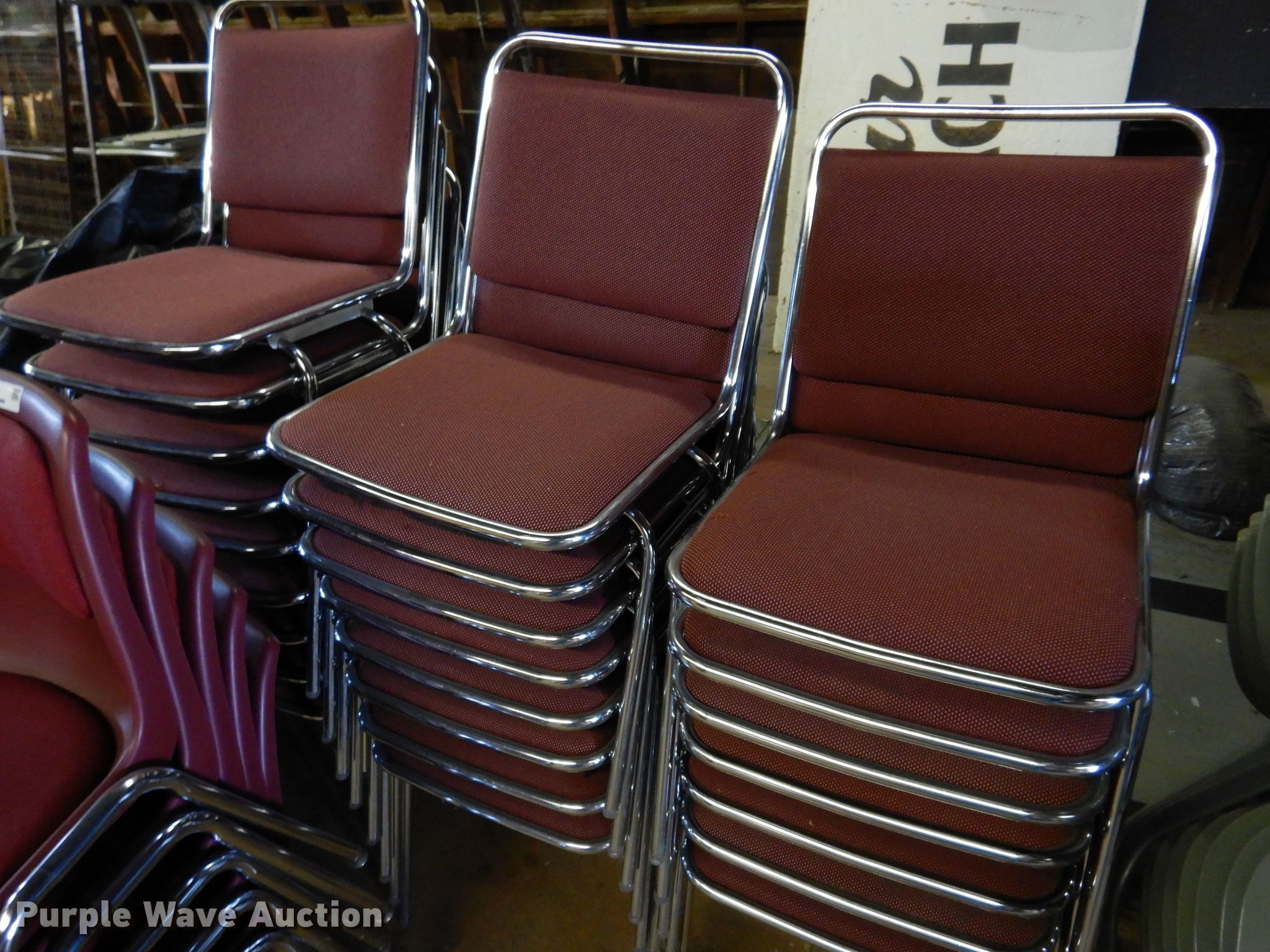 (44) chairs in Centerville, IA Item KW9294 sold Purple Wave
