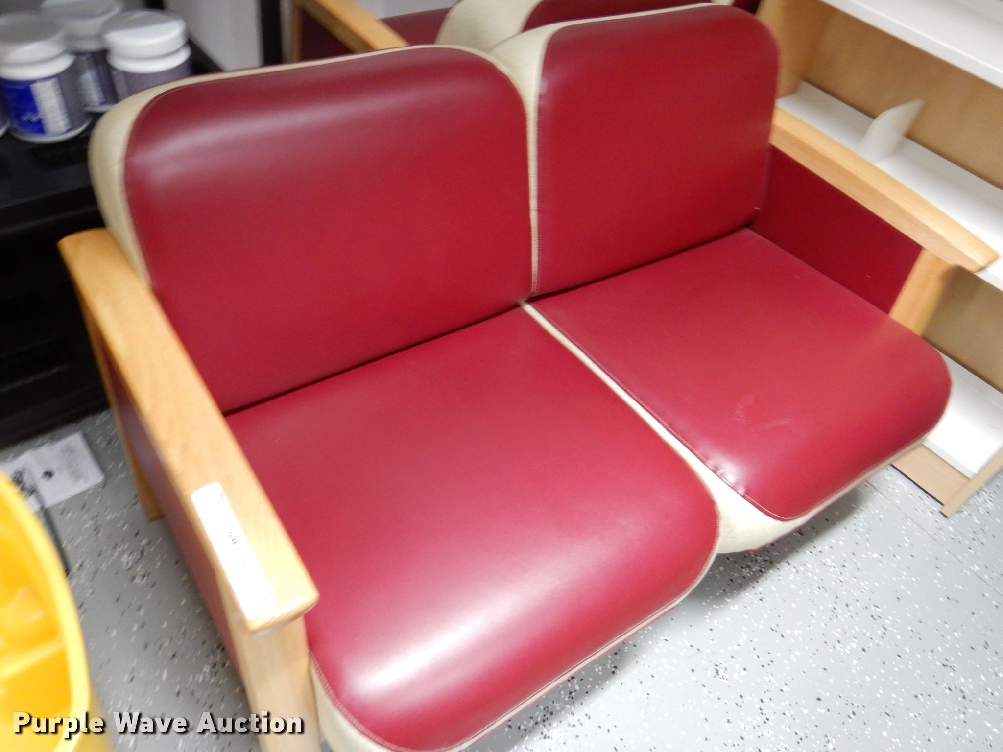 Furniture in Centerville, IA Item KW9296 sold Purple Wave