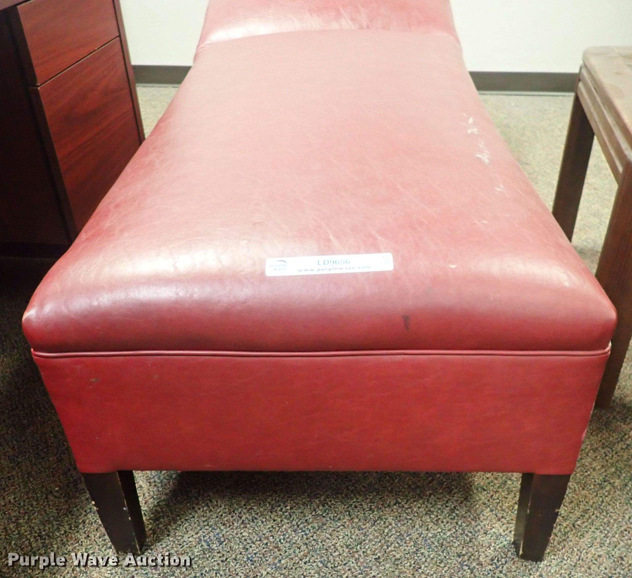 Furniture in Wichita, KS Item LD9656 sold Purple Wave