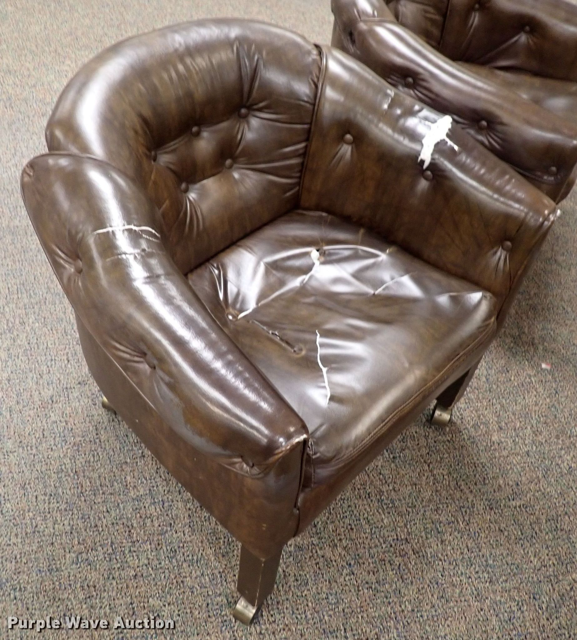 Furniture in Wichita, KS Item LD9656 sold Purple Wave