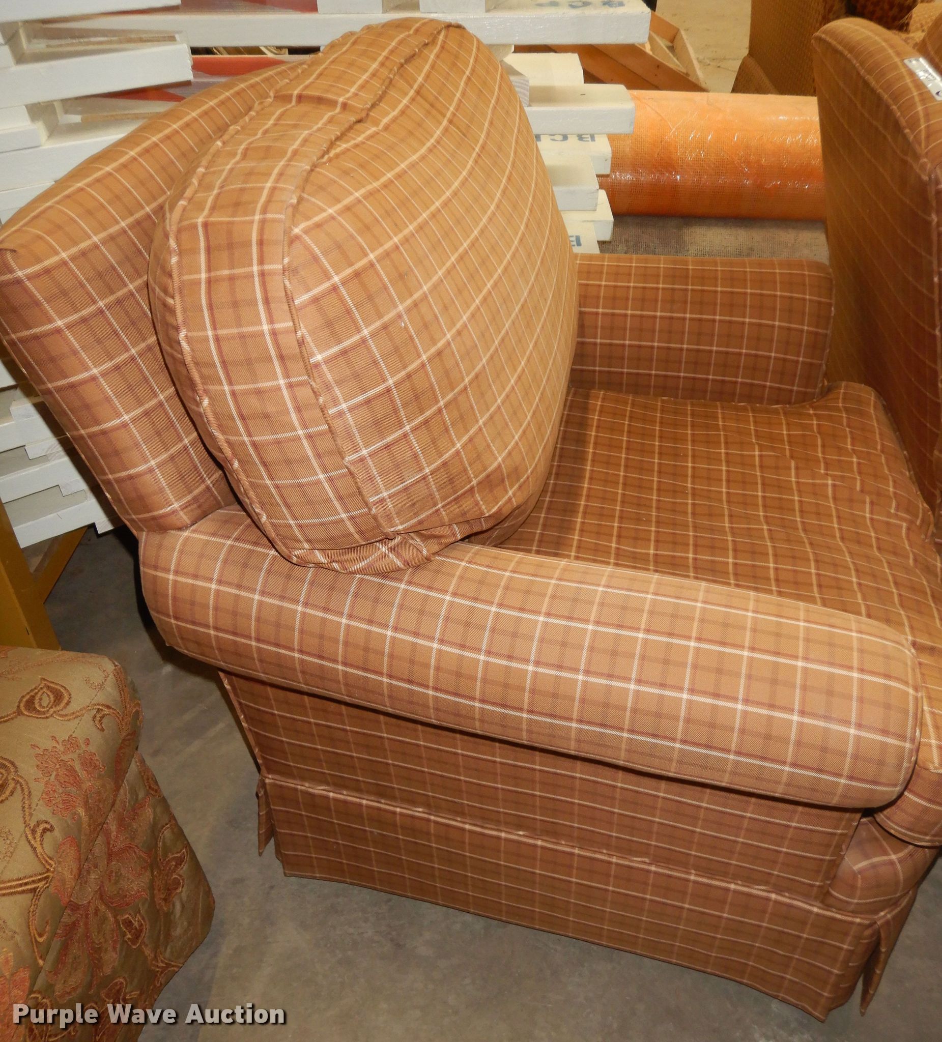 Furniture in Edgerton, KS Item LG9818 sold Purple Wave