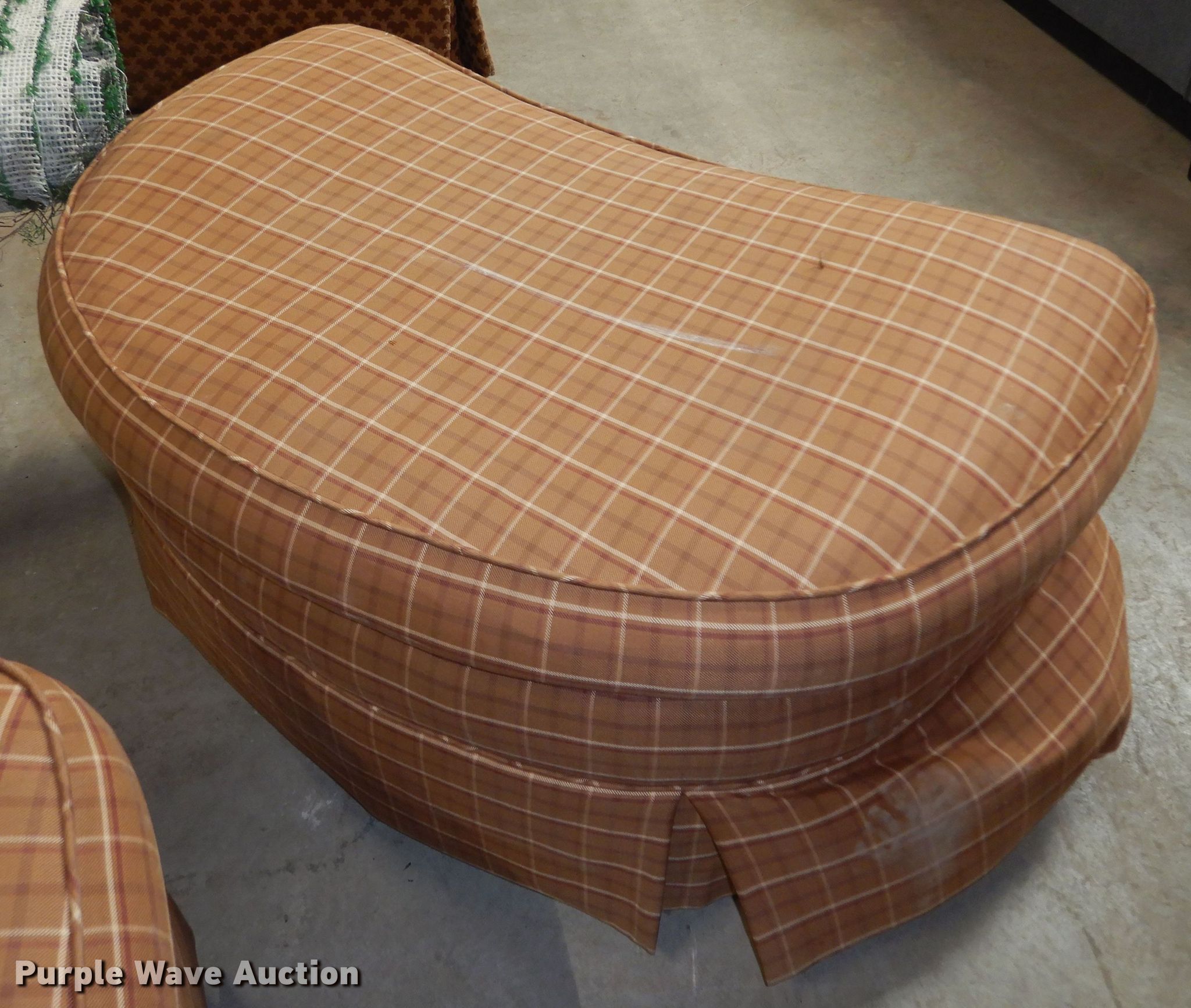 Furniture in Edgerton, KS Item LG9818 sold Purple Wave