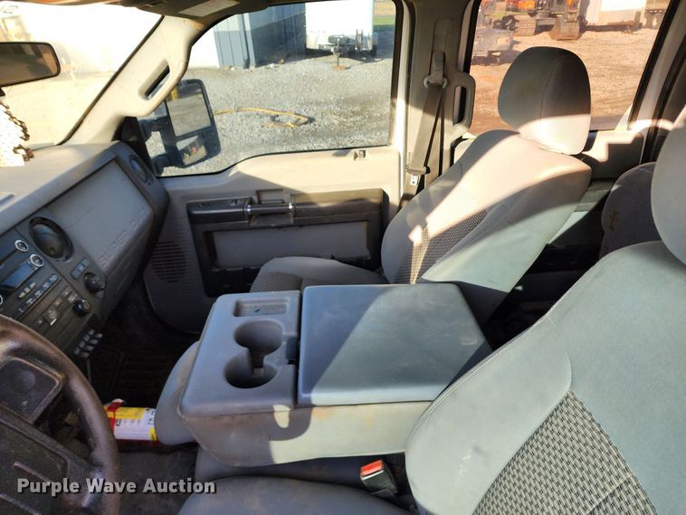 image for item DM4807 2014 Ford F550 Super Duty  flatbed truck