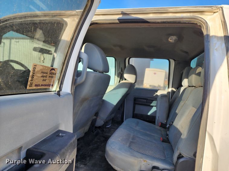 image for item DM4807 2014 Ford F550 Super Duty  flatbed truck