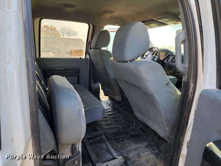 image for item DM4807 2014 Ford F550 Super Duty  flatbed truck