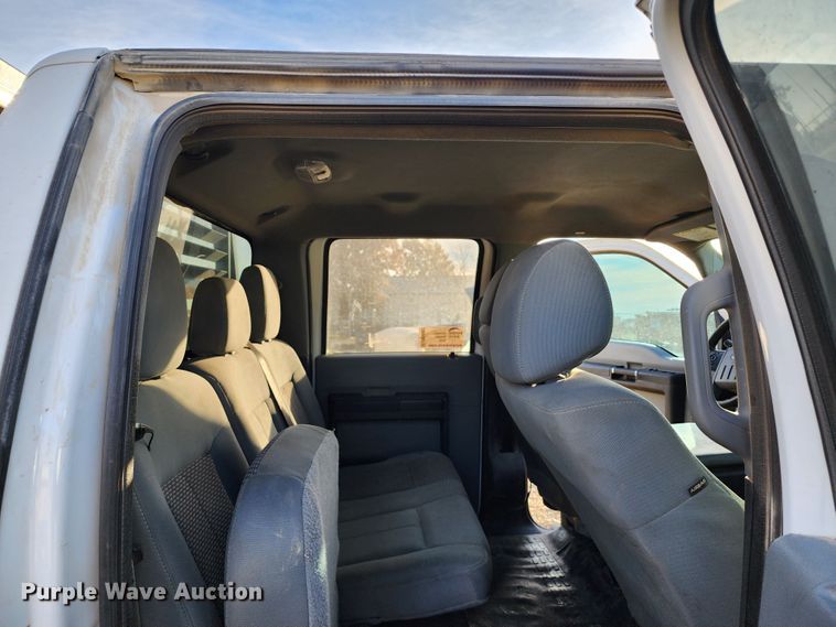 image for item DM4807 2014 Ford F550 Super Duty  flatbed truck