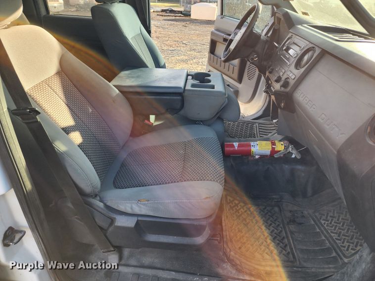 image for item DM4807 2014 Ford F550 Super Duty  flatbed truck