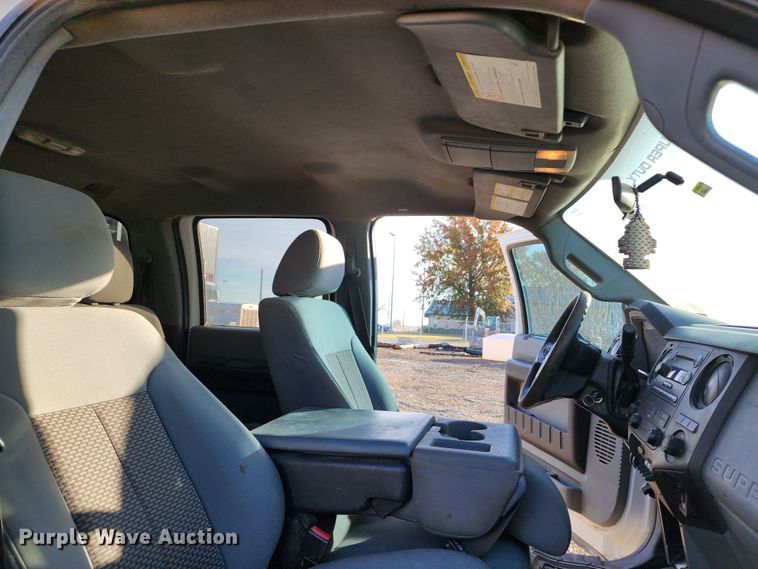 image for item DM4807 2014 Ford F550 Super Duty  flatbed truck