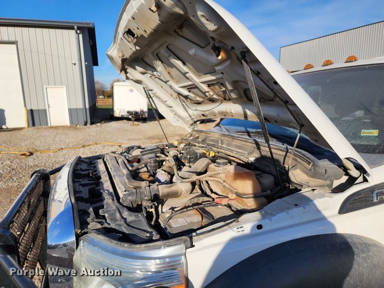 image for item DM4807 2014 Ford F550 Super Duty  flatbed truck