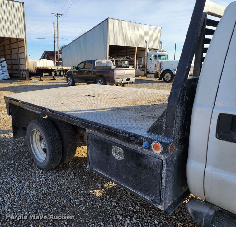 image for item DM4807 2014 Ford F550 Super Duty  flatbed truck