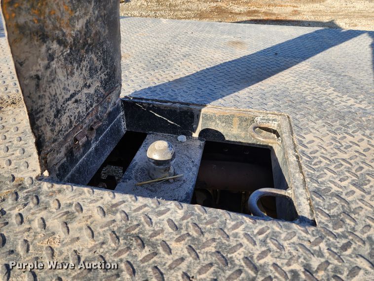 image for item DM4807 2014 Ford F550 Super Duty  flatbed truck