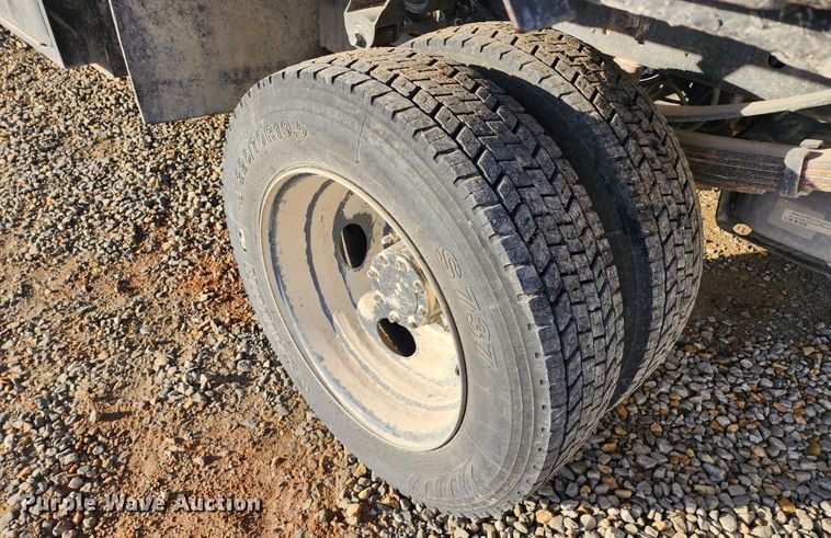 image for item DM4807 2014 Ford F550 Super Duty  flatbed truck