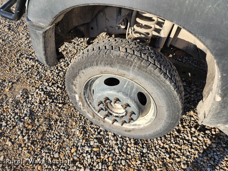 image for item DM4807 2014 Ford F550 Super Duty  flatbed truck