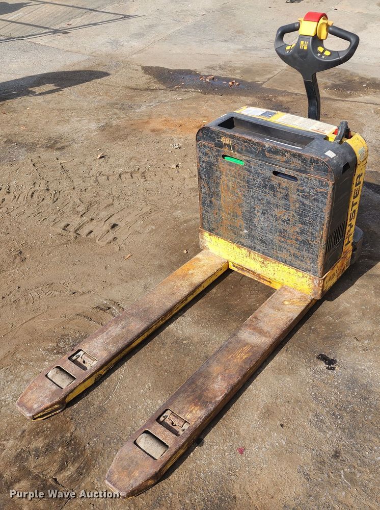 image for item DM4844 Hyster W40Z  pallet jack