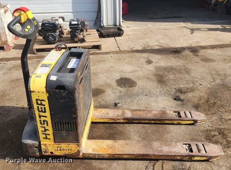 image for item DM4844 Hyster W40Z  pallet jack
