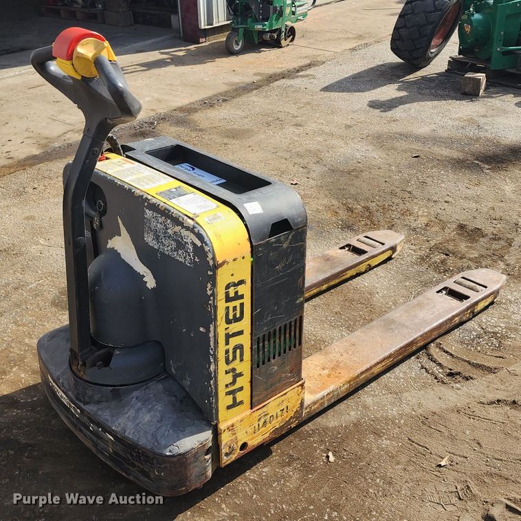 image for item DM4844 Hyster W40Z  pallet jack