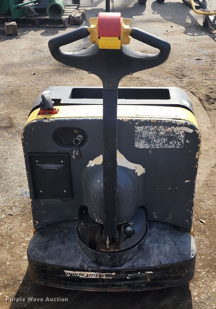 image for item DM4844 Hyster W40Z  pallet jack