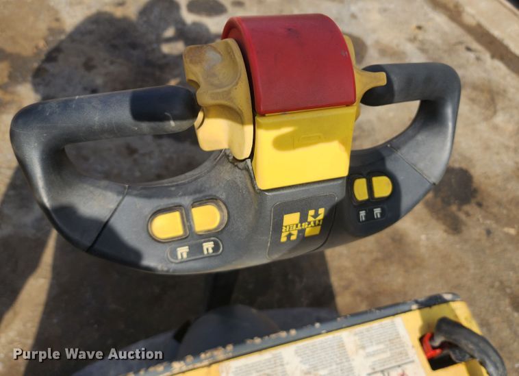 image for item DM4844 Hyster W40Z  pallet jack