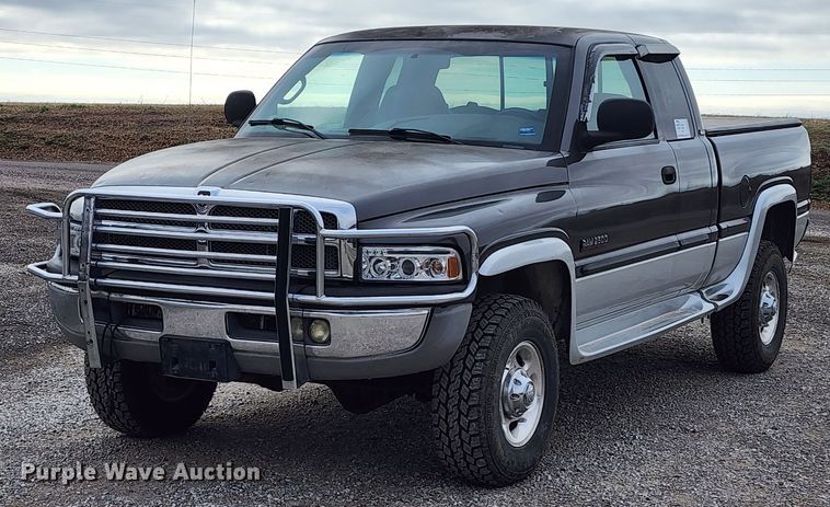 image for item DM4865 2002 Dodge Ram 2500  Quad Cab pickup truck