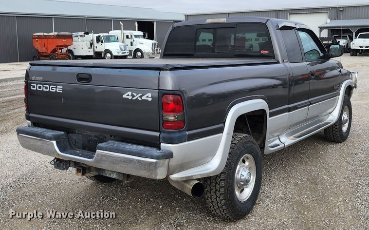 image for item DM4865 2002 Dodge Ram 2500  Quad Cab pickup truck