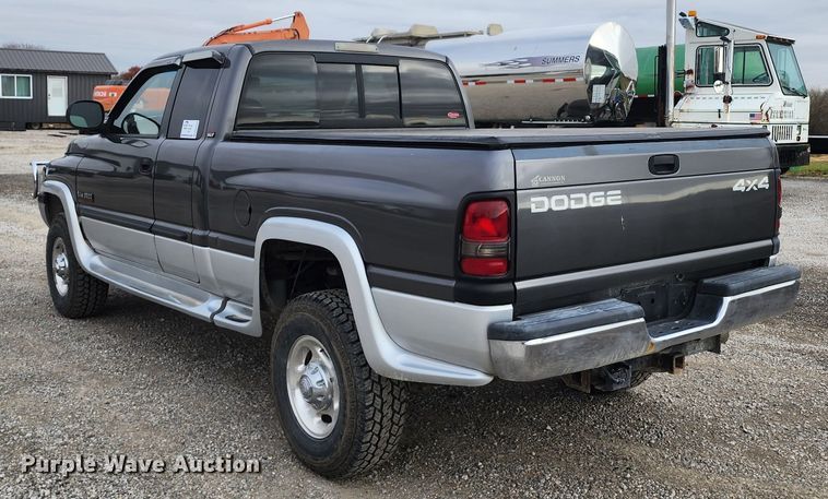image for item DM4865 2002 Dodge Ram 2500  Quad Cab pickup truck