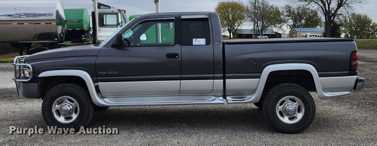 image for item DM4865 2002 Dodge Ram 2500  Quad Cab pickup truck