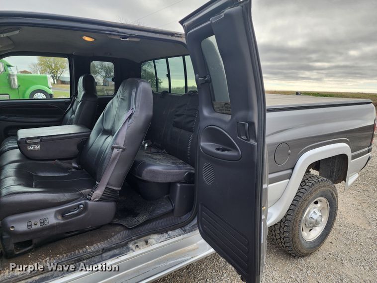 image for item DM4865 2002 Dodge Ram 2500  Quad Cab pickup truck