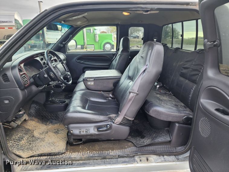 image for item DM4865 2002 Dodge Ram 2500  Quad Cab pickup truck