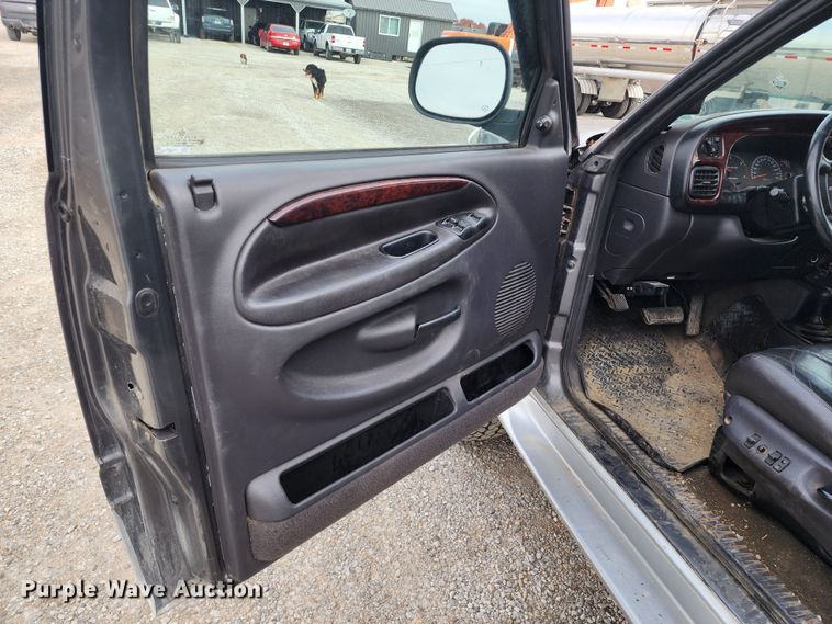 image for item DM4865 2002 Dodge Ram 2500  Quad Cab pickup truck