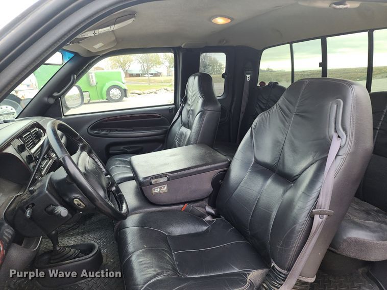 image for item DM4865 2002 Dodge Ram 2500  Quad Cab pickup truck