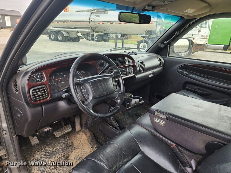 image for item DM4865 2002 Dodge Ram 2500  Quad Cab pickup truck