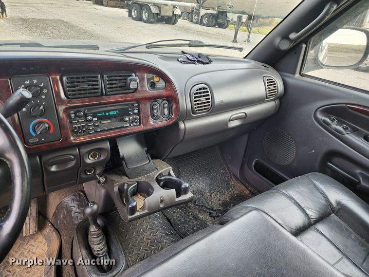 image for item DM4865 2002 Dodge Ram 2500  Quad Cab pickup truck