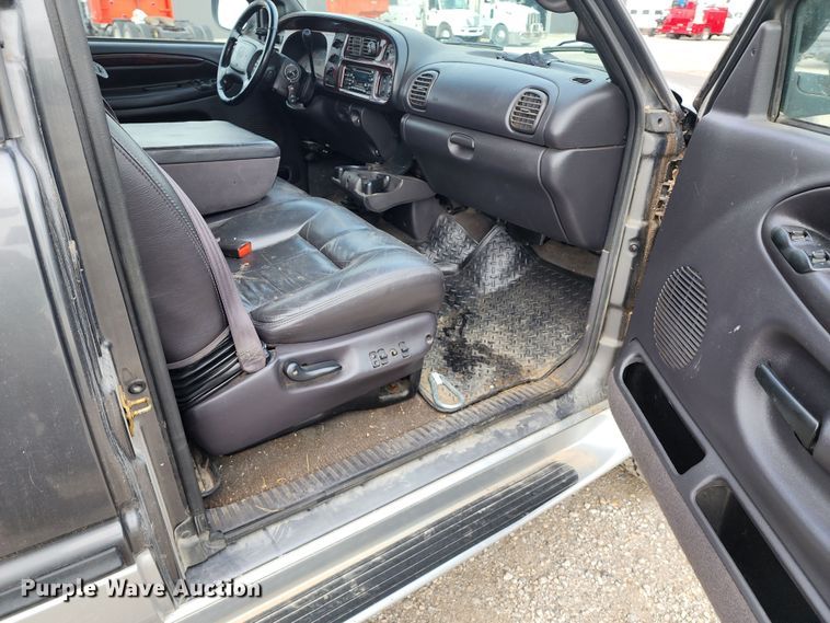 image for item DM4865 2002 Dodge Ram 2500  Quad Cab pickup truck