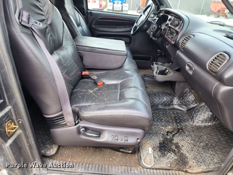 image for item DM4865 2002 Dodge Ram 2500  Quad Cab pickup truck