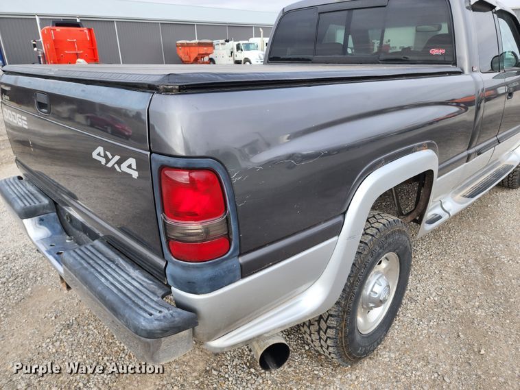 image for item DM4865 2002 Dodge Ram 2500  Quad Cab pickup truck