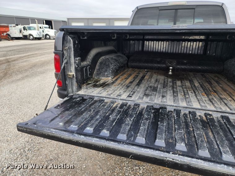 image for item DM4865 2002 Dodge Ram 2500  Quad Cab pickup truck