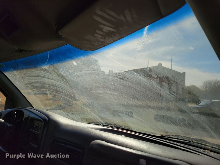 image for item DM8088 1999 Chevrolet Express G3500  box truck