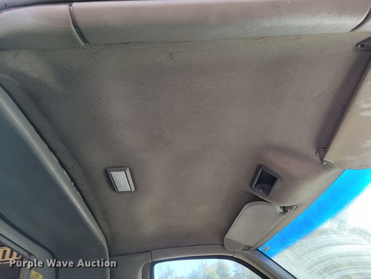 image for item DM8088 1999 Chevrolet Express G3500  box truck