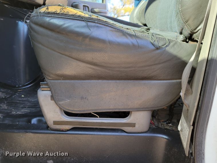 image for item DM8088 1999 Chevrolet Express G3500  box truck