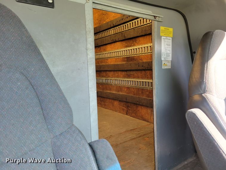image for item DM8088 1999 Chevrolet Express G3500  box truck