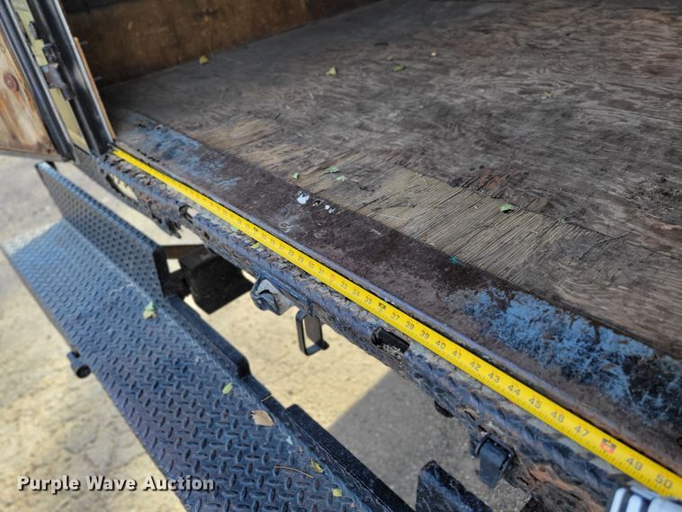 image for item DM8088 1999 Chevrolet Express G3500  box truck